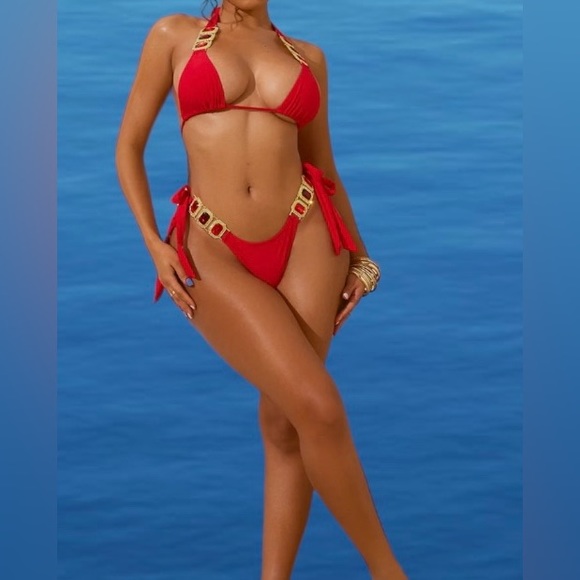 Red 2 piece gemstone detail swimsuit. Absolute vacation must have. NWT SZ L 🔥